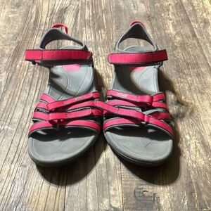 Teva Women's Tirra Sandals, Size 10 pink/red 🌺🌺